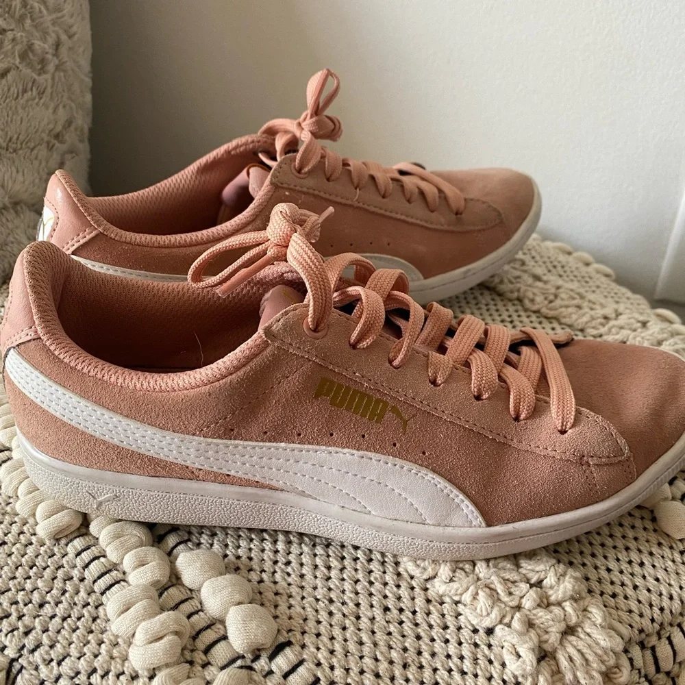 Peach Pumas - Picture 6 of 7